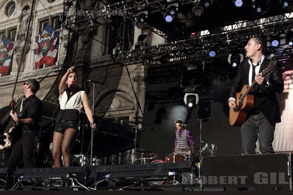 CARMEN MARIA VEGA - 2012-07-22 - PARIS - Parvis de l'Hotel de Ville - 